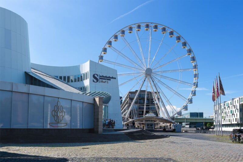 cologne-ferris-wheel-in-front-of-the-cologne-zoo