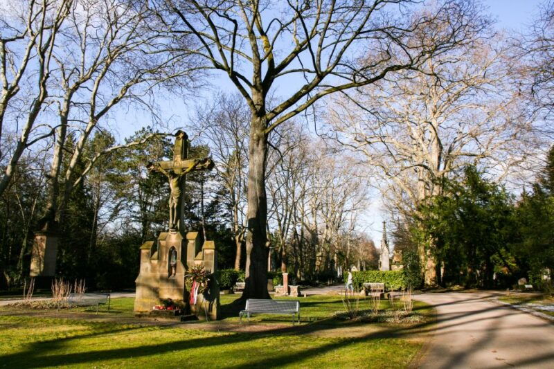 cologne-guided-tour-of-melatenfriedhof