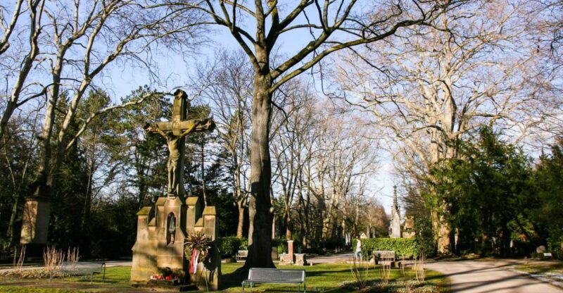 cologne-guided-tour-of-melatenfriedhof