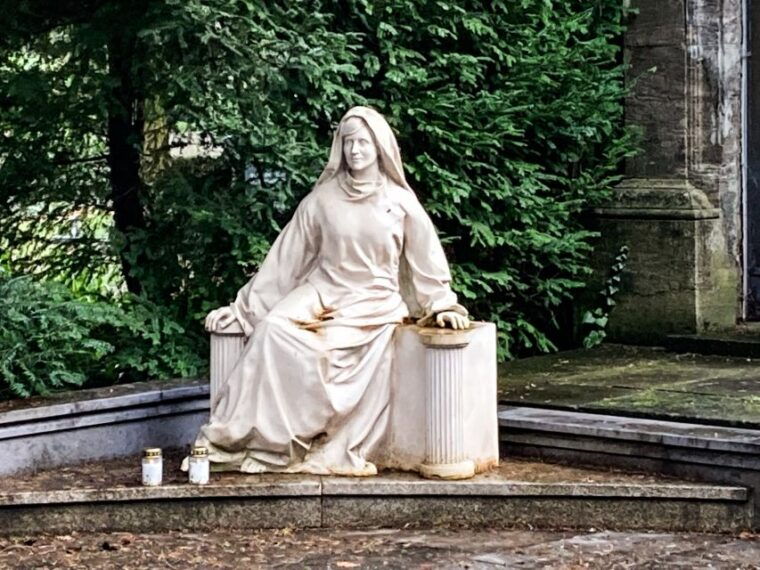 cologne-guided-tour-of-melatenfriedhof