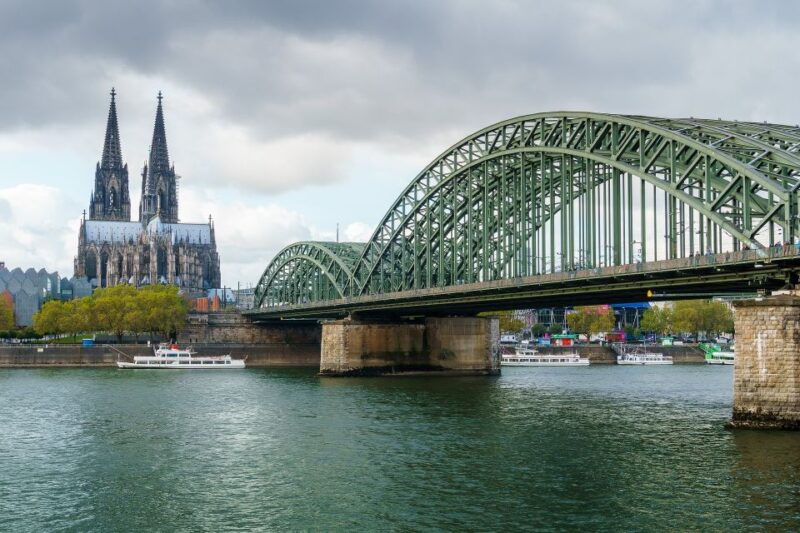 cologne-highlights-privat-walking-tour-panoramic-boat-trip