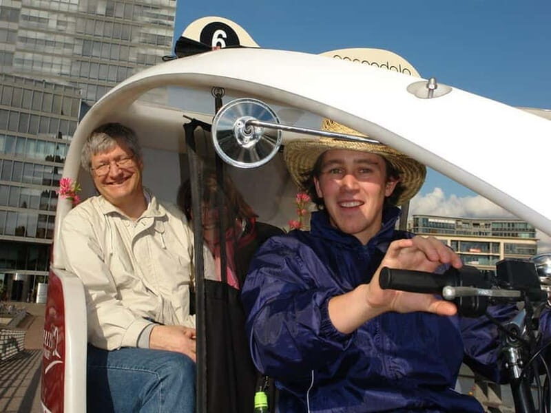 Cologne: Rickshaw city tour perpedalo - Key Points