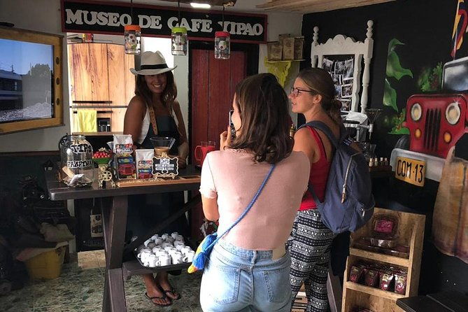 colombian-handicrafts-and-flea-market-tour-in-medellin