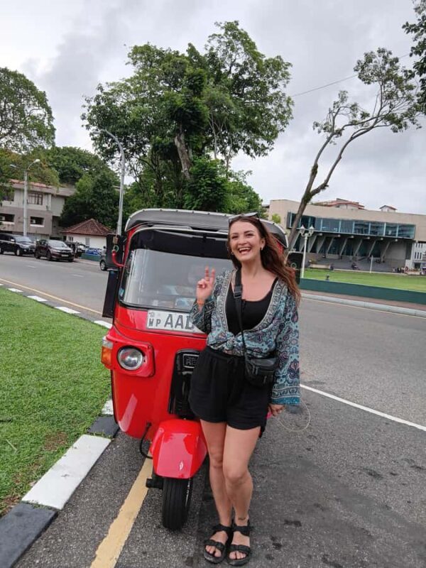 Colombo City guided Tour by Tuk Tuk with Entry Tickets - Key Points