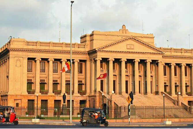 COLOMBO CiTY TOUR WITH YOUR OWN PLANS & PROFESSIONAL DRIVER - The Experience: What to Expect on the Colombo City Tour