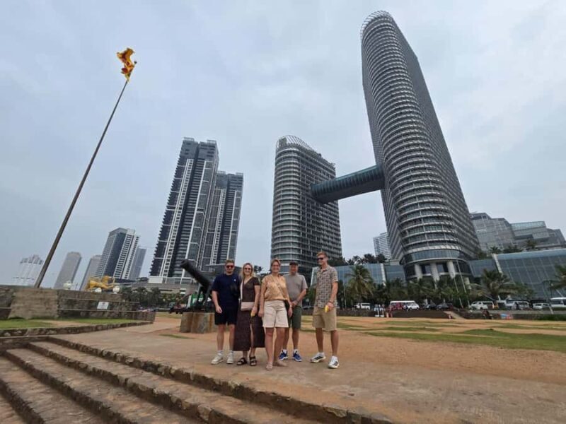 Colombo Cultural and Heritage for Solo Travelers Bike Tour - Key Points