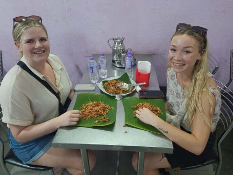 Colombo Express Street Food Tour with 10 + Tastings - Transportation, Group Size, and Overall Comfort