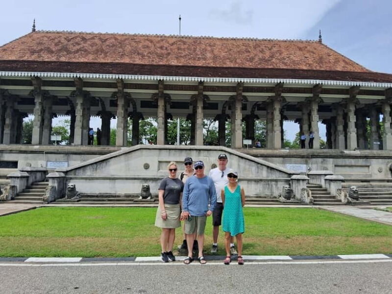 Colombo Heritage &Culture City Tour by Tuk Tuk ALL INCLUSIVE - FAQ