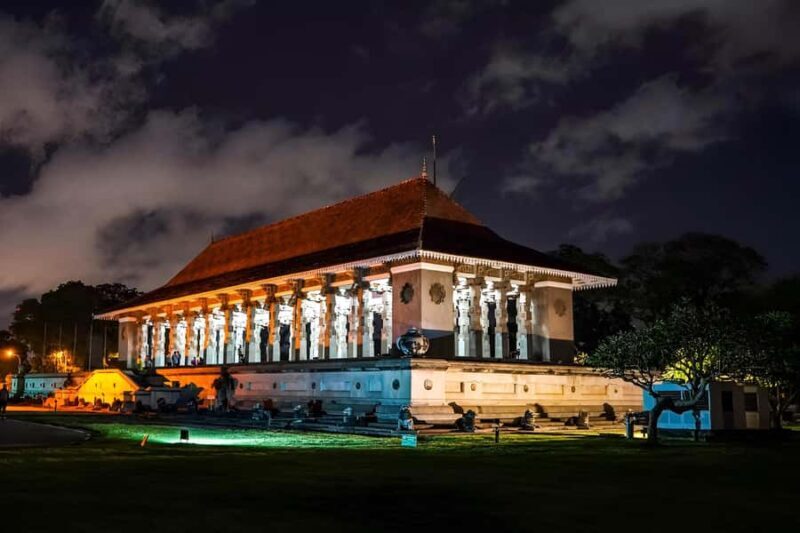 Colombo Independence Square Private Tour 3 Hour - Key Points