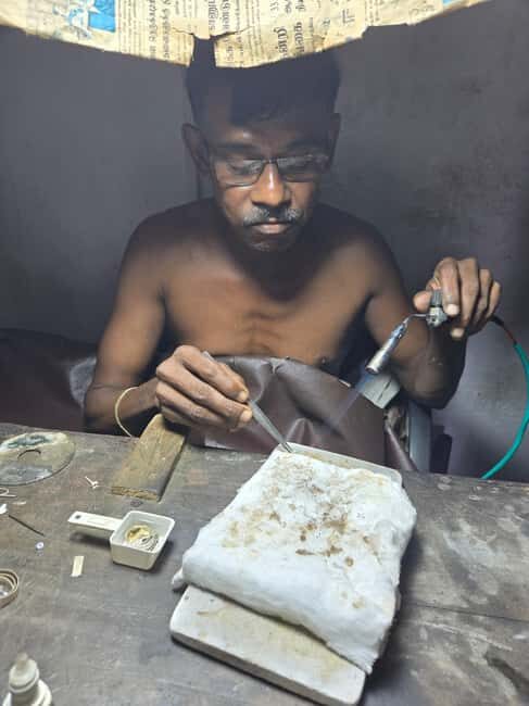 Colombo: Jewelry Workshop Experience 3-6 Hours-Free Jewelry - An Authentic Look at the Jewelry Workshop Experience in Colombo