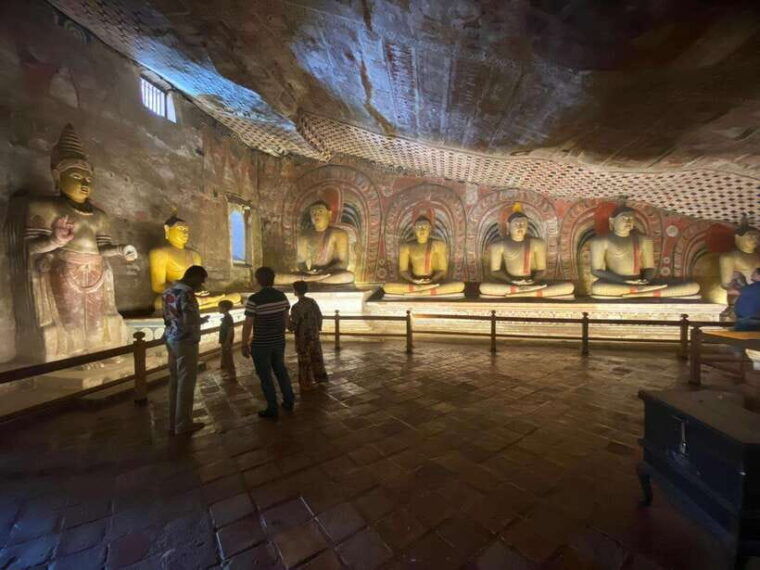 colombo-negombo-sigiriya-dambulla-cave-full-day-tour