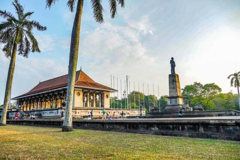 Colombo Private City Tuk-Tuk Tour with Local Guide & Pickup - Key Points