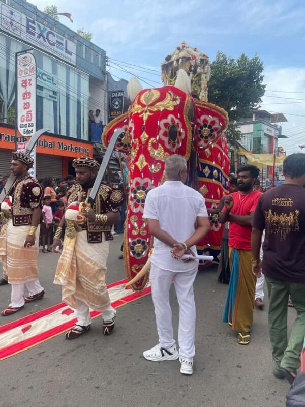 Colombo: Private guide City Tour TUk ( all-inclusive ) - Why This Tour Stands Out