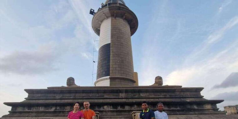 colombo-shopping-tour-by-tuktuk-with-sightseeing-tour