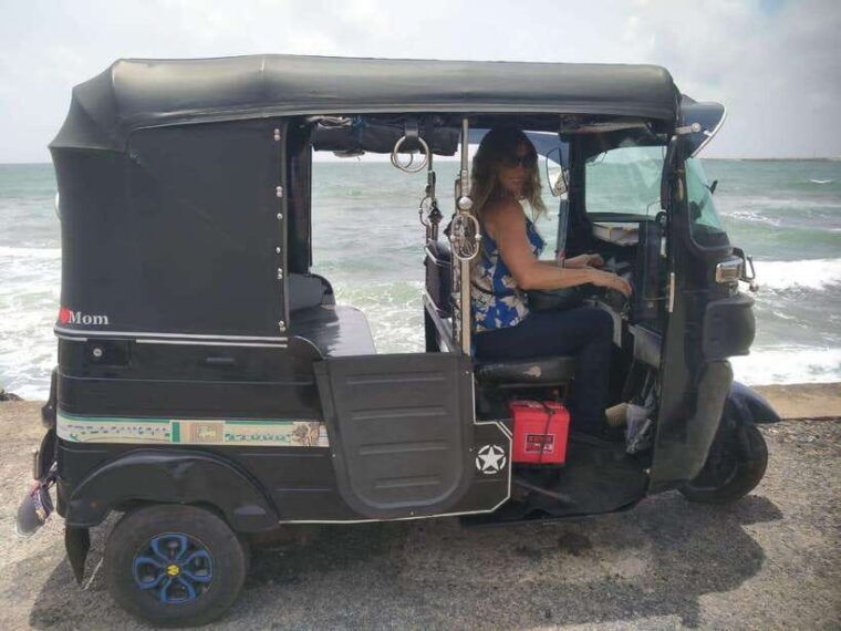 colombo-sightseeing-private-tour-by-tuk-tuk-morningorevening