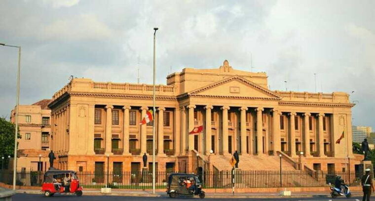 colombo-sightseeing-tour-beach-and-kelaniya-temple-day