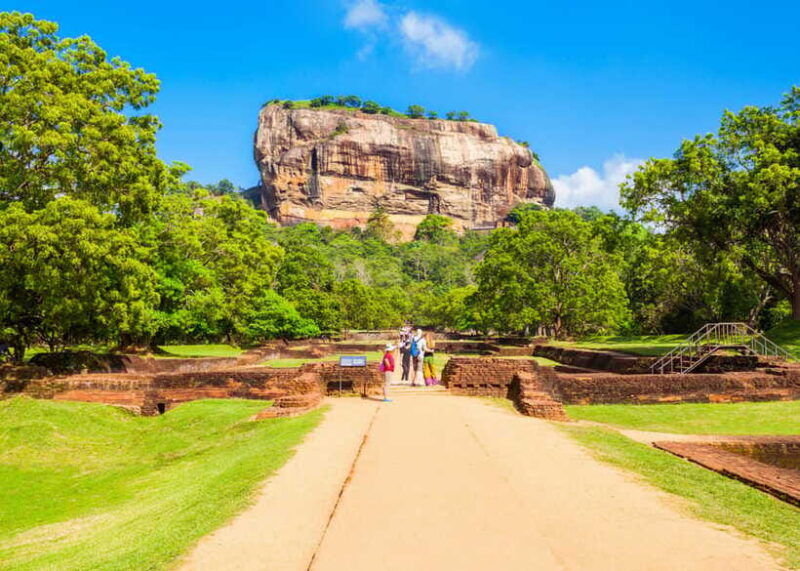 colombo-sri-lanka-cultural-triangle-hotspots-2-day-tour