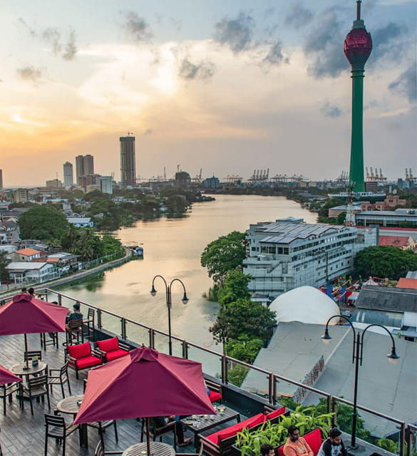 colombo-sri-lankan-street-food-tasting-on-rooftop-bar