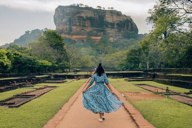 Colombo to Kandy Shuttle with Dambulla Sightseeing Tour - The Full Breakdown of the Tour Experience