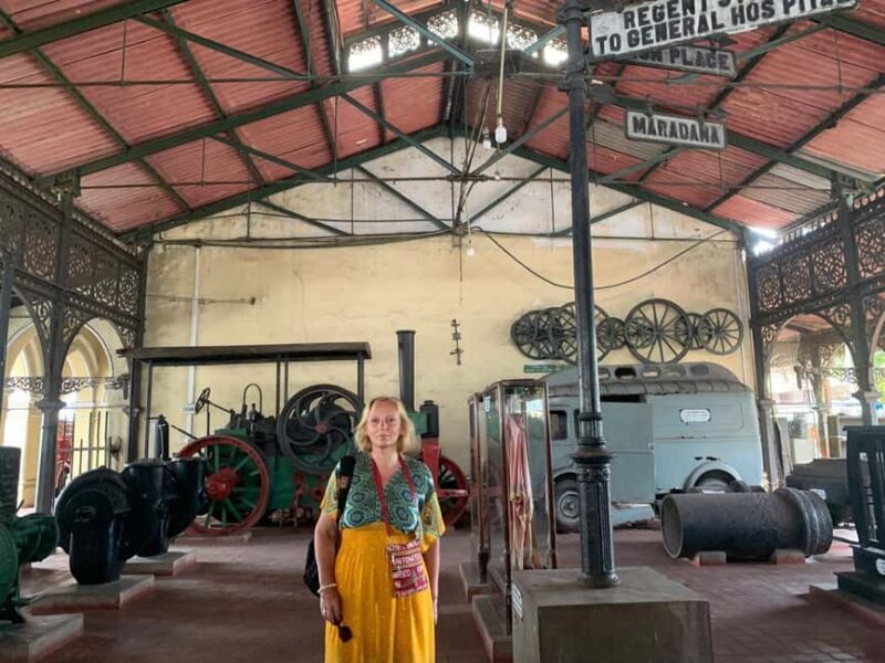 Colombo unseen walking tour taste with snacks. - The Atmosphere and Group Dynamics