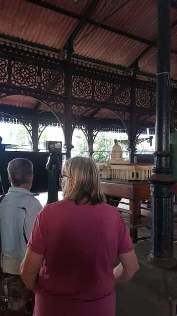 Colombo unseen walking tour taste with snacks. - Comparing This Tour to Other Options