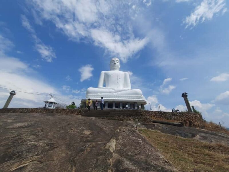 Colombo: Yapahuwa Rock Fortress and Kurunegala Day Trip - Yapahuwa Rock Fortress: A Peek into Ancient Sri Lanka