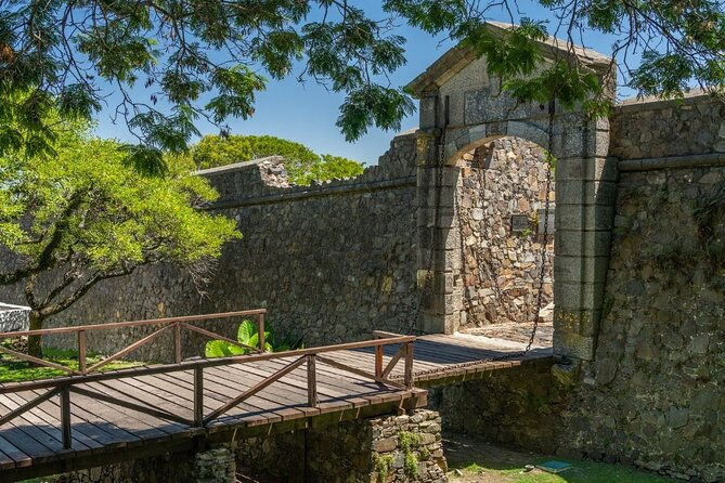 colonia-del-sacramento-from-buenos-aires-full-day