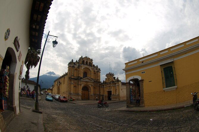 colonial-and-cultural-walk-in-antigua-guatemala