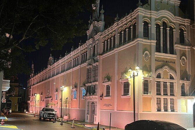 colonial-district-evening-walk