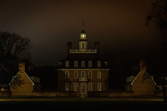 colonial-williamsburg-dead-of-night-ghost-hunt-with-equipment