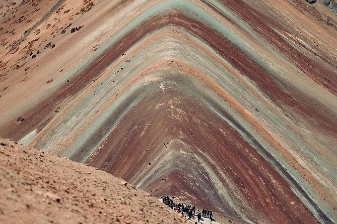 colorful-mountain-tour