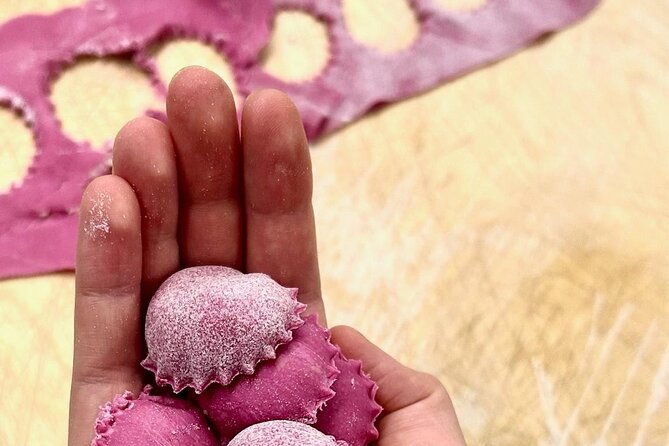 colorful-pasta-workshop-in-bologna-with-meal