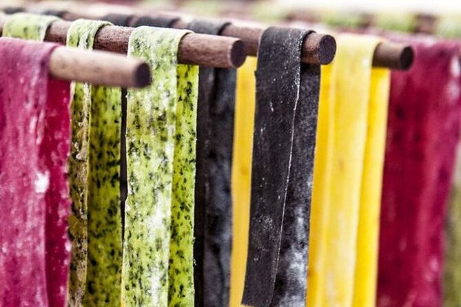 colorful-pasta-workshop-in-bologna-with-meal