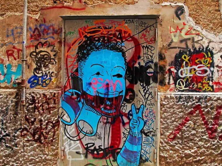 colorful-stroll-street-art-naples