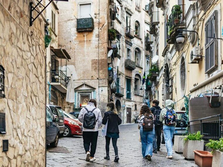 colorful-stroll-street-art-naples