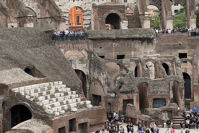 colosseum-ancient-rome-access-with-a-host