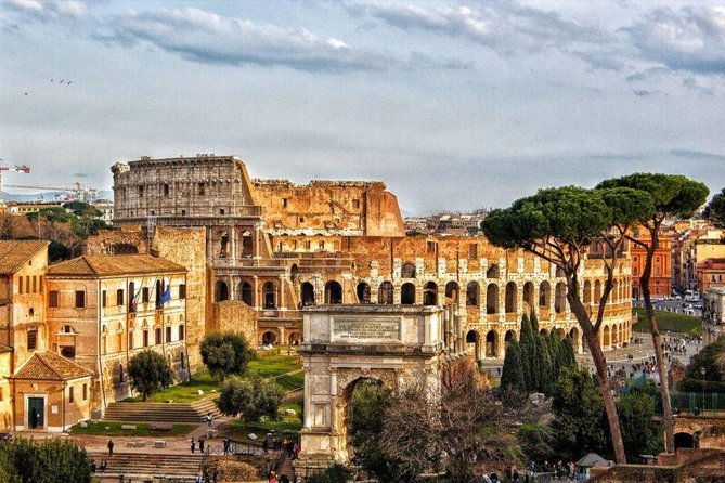 colosseum-and-roman-forum-semi-private-guided-tour