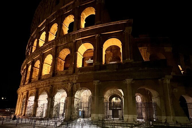 colosseum-and-roman-forum-sightseeing-area-night-walking-tour