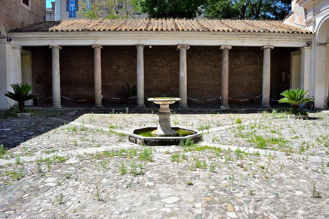 colosseum-and-undergrounds-of-san-clemente-basilica-private-tour