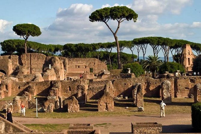 colosseum-guided-tour-with-roman-forum-and-palatine-hill-entrance
