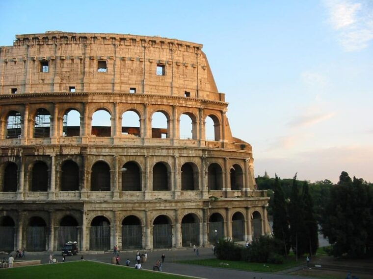 colosseum-palatine-and-forum-tour-with-virtual-guide-2
