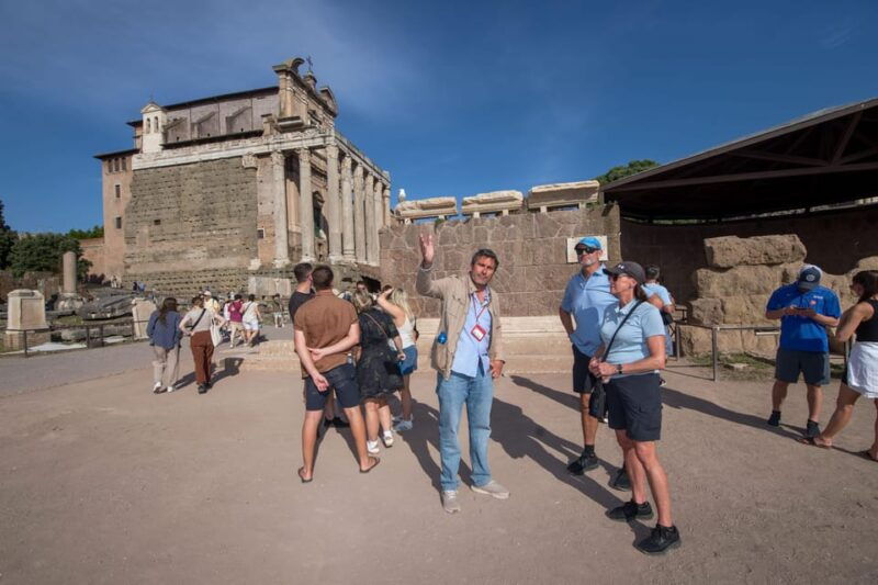 colosseum-private-walking-tour-with-an-archaeologist