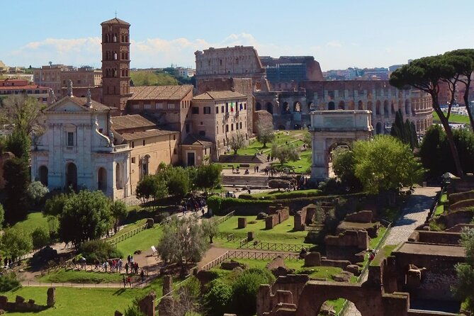 colosseum-roman-forum-and-palatine-hill-with-guide-book