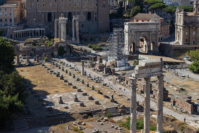 colosseum-roman-forum-and-palatine-hill-with-guide-book