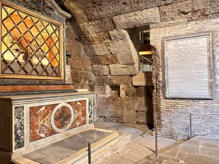 colosseum-roman-forum-palatine-hill-audioguide-host