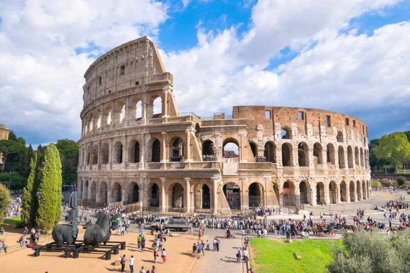 colosseum-with-arena-and-panoramic-hop-on-hop-off-bus