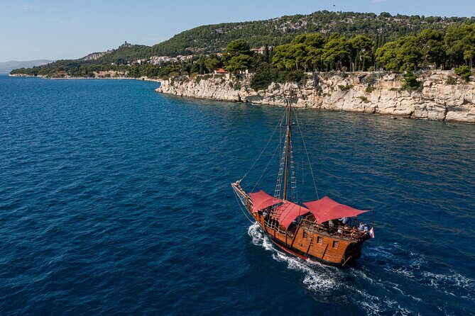 Columbo's Pirate Ship "Santa Maria" - Split Panoramic & Sunset Tour - A Detailed Look at the Split Pirate Ship Tour