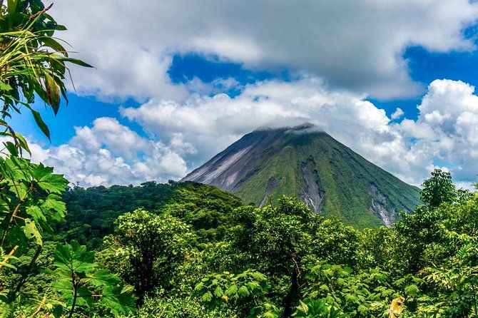 combined-tour-hanging-bridges-la-fortuna-waterfall-arenal-volcano