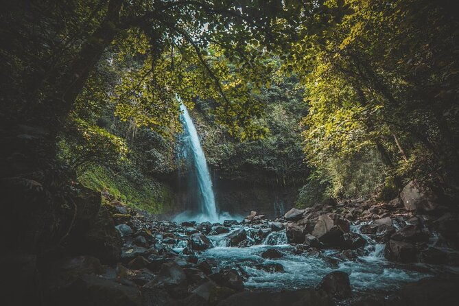 combo-jungle-volcano-hike-fortuna-waterfall-hanging-bridges-hotsprings