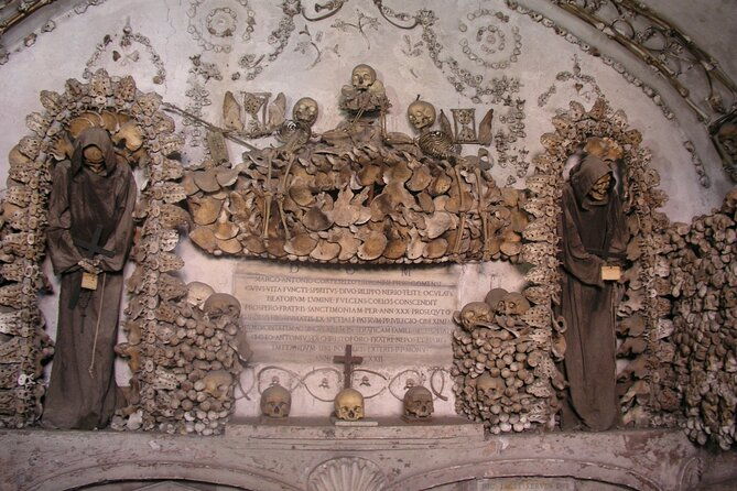 combo-romes-bone-crypts-tour-romes-dark-side-ghost-tour